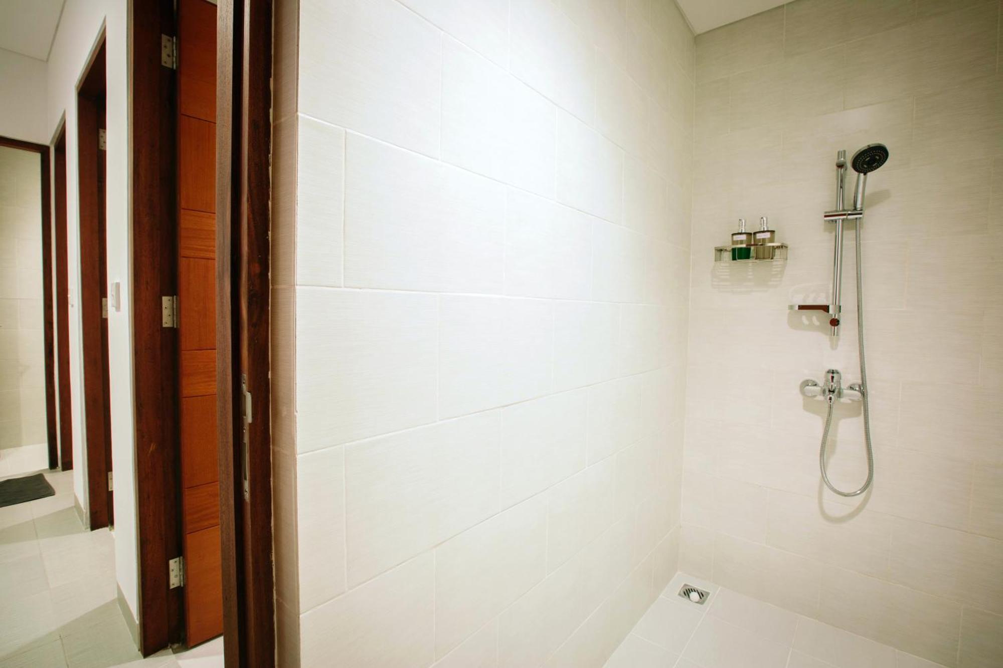 Pudak Sari Unizou Hostel Kuta  Luaran gambar