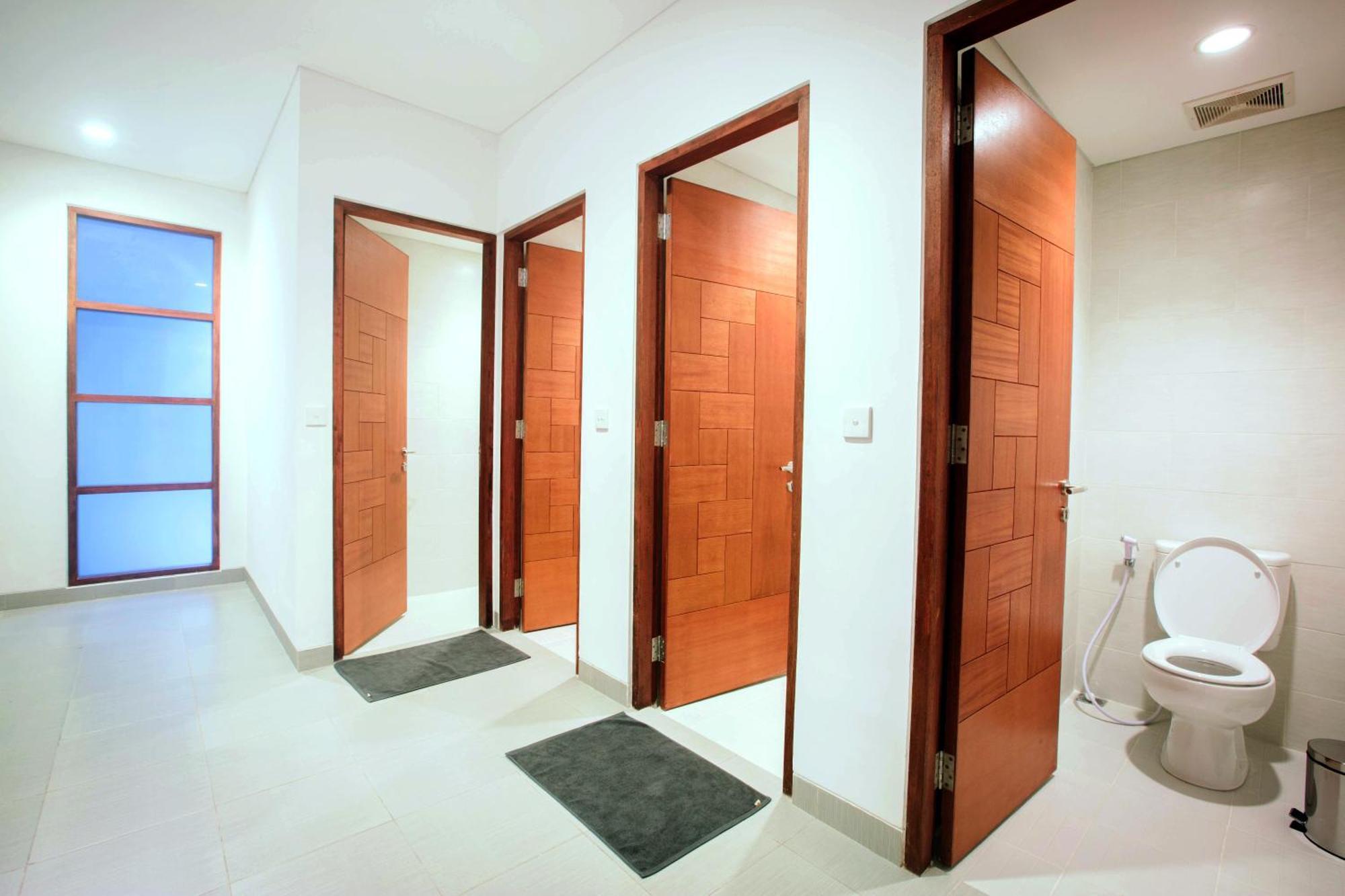 Pudak Sari Unizou Hostel Kuta  Bilik gambar